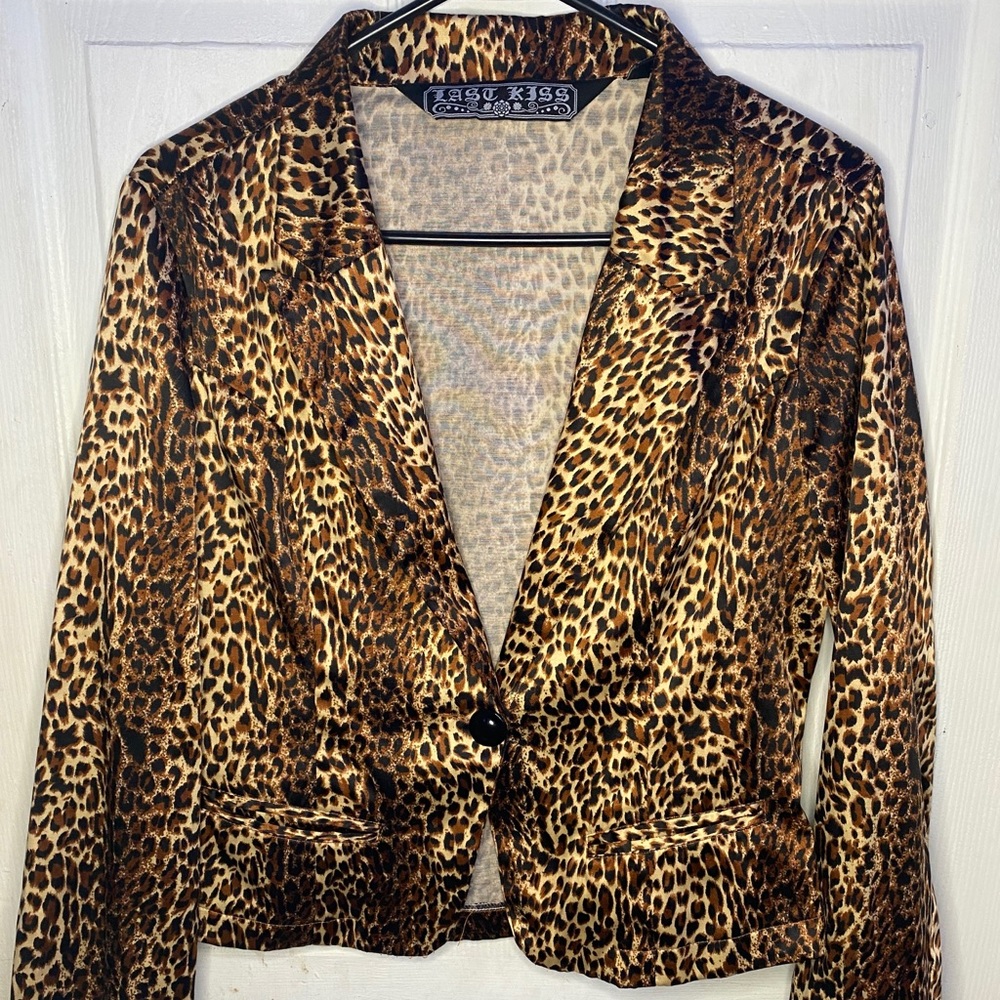 Leopard print blazer with button / size medium